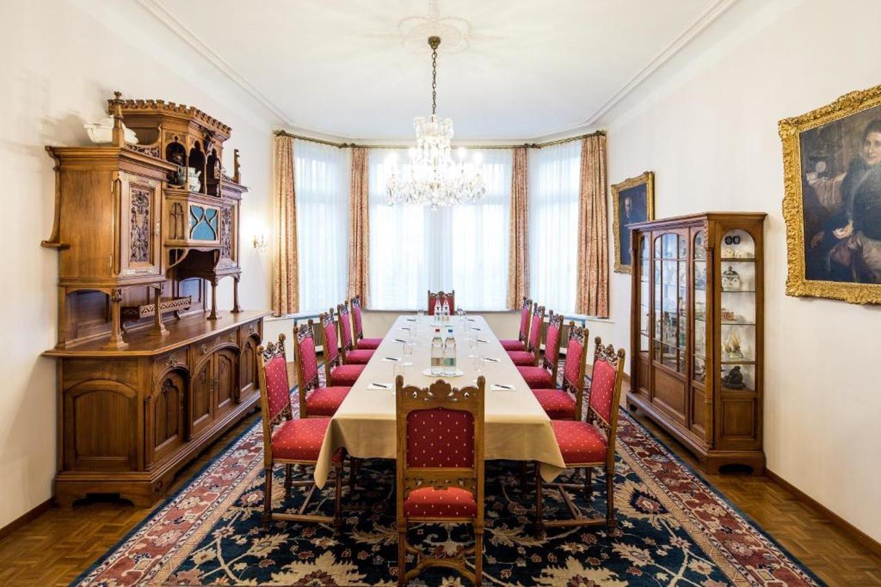 Hotel Schweizerhof Базел Екстериор снимка