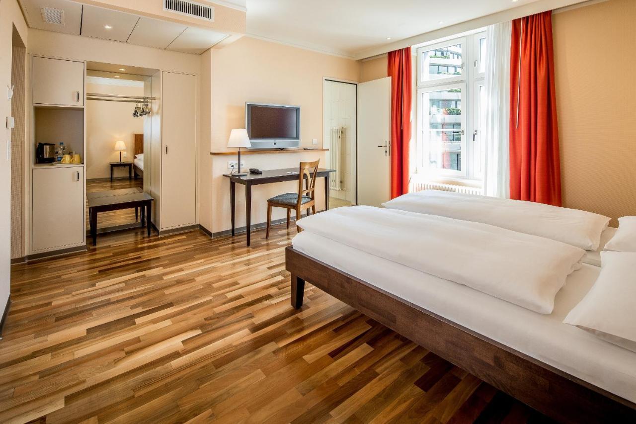 Hotel Schweizerhof Базел Екстериор снимка