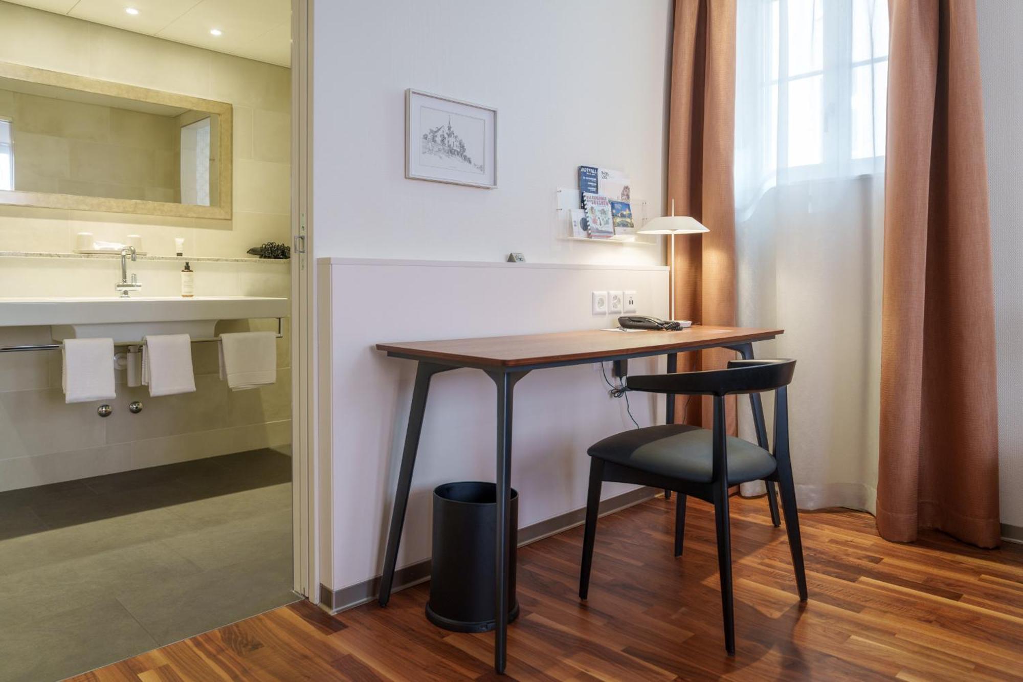 Hotel Schweizerhof Базел Екстериор снимка